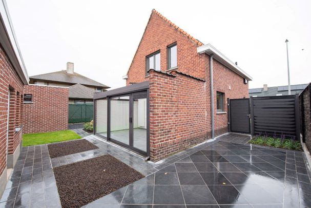 Prachtig gerenoveerde woning met tuin en 2 slaapkamers in Olsene te huur! - Foto 1