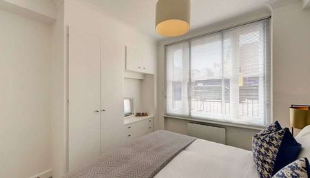 A stylish two bedroom apartment set across 792 sq ft in Mayfair. - Photo 4