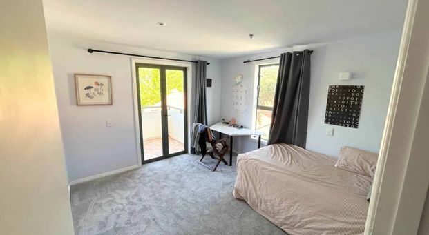 3 Bedroom With Marina Views - Photo 1