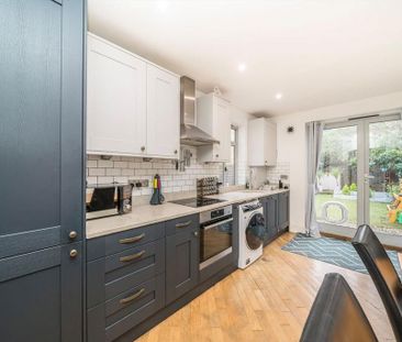 3 bedroom end of terrace house to rent - Photo 6