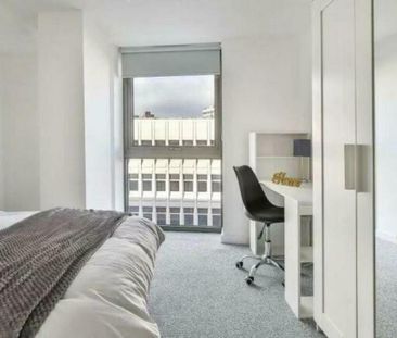 3 bedroom flat to rent - Photo 1