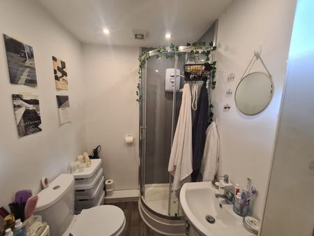 8 Bed - 6 Claremont Villas, Woodhouse, Leeds - LS2 9NY - Student - Photo 3