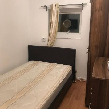 Room in a Shared Flat, Frensham Drive, SW15 - Photo 1