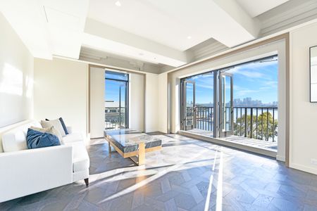 Harbour View Luxury: Exquisite Residence at Revy with North-Facing Aspect - Photo 2