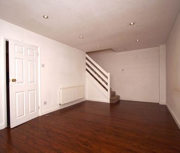 2 bed Terraced for rent - Photo 6