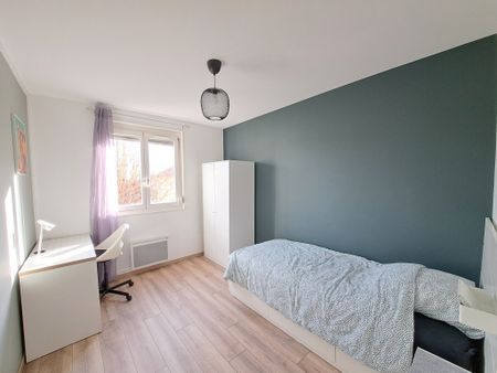 Location Appartement 6 pièces 105m² TROYES 10000 - Photo 5