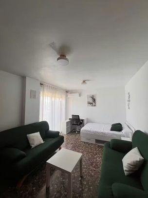 Carrer de Vicente la Roda, Valencia, Valencian Community 46011 - Photo 1