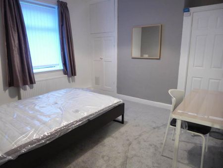 4 bedroom house to rent - Photo 2
