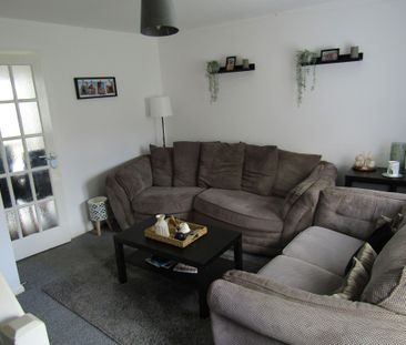 2 bed Terraced - To Let - Photo 3