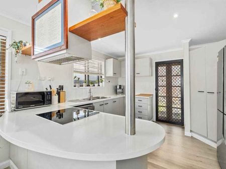 Coastal Hideaway – 3-Bedroom Home with Pool, Alfresco + Secure Yard - Photo 4