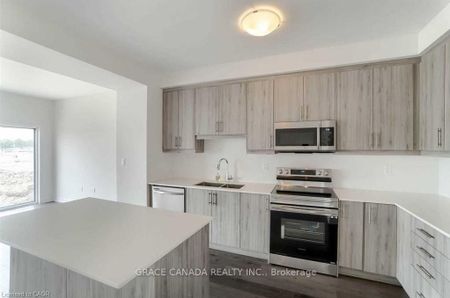 For Lease - 39 June Callwood Way, Brantford, Ontario - Photo 3