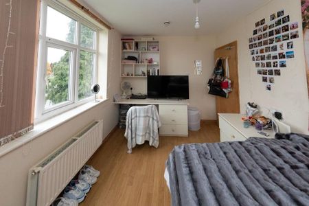 6 bedroom flat to rent - Photo 4