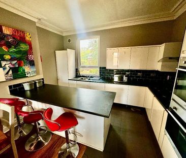 10 bedroom detached house to rent - Photo 4