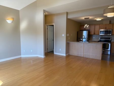 For Lease - 143 Oldfield Street Unit# F, Barrhaven, Ontario - Photo 4