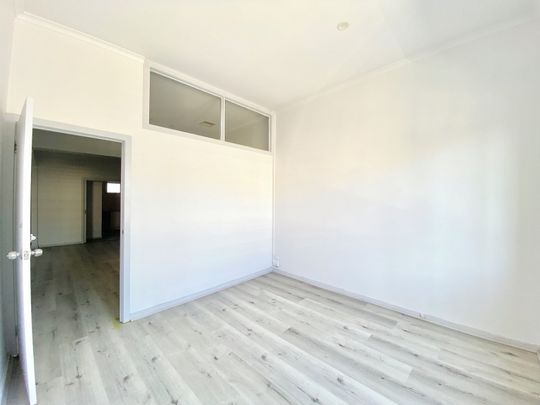 LOVELY THREE BEDROOM APARTMENT IN PRIME LOCATION - Photo 1