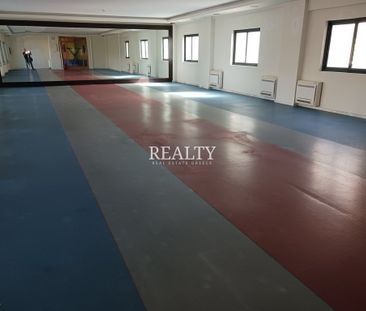 Κτίριο 850 τ.μ. προς ενοικίαση - Photo 2