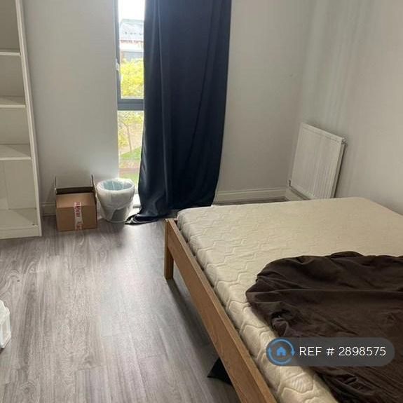 3 bedroom flat to rent - Photo 1