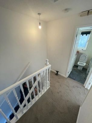 3 Bed Terraced House, Sunbury Drive, M40 - Photo 1