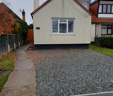 4 bedroom semi-detached house to rent - Photo 6