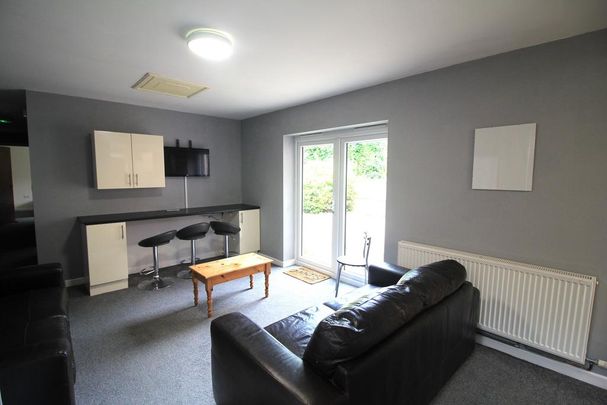 7 bedroom semi-detached house to rent - Photo 1