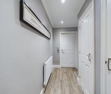 2 bedroom ground floor flat to rent - Photo 2