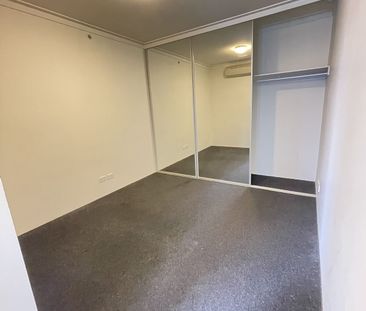 Unfurnished Premium 2-Bedroom, 2-Bathroom Apartment with 1 Car Park - Photo 4