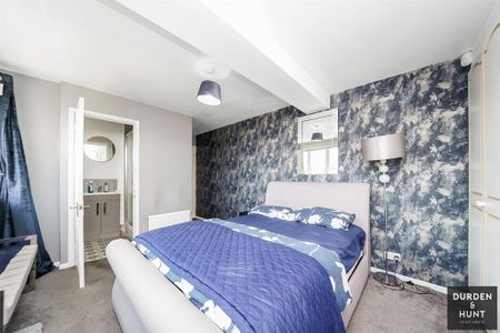 4 bedroom end of terrace house to rent - Photo 5