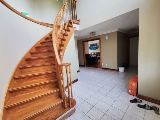 For Lease - 324 Winfield Terrace Unit# Main+2nd Floor, Mississauga, Ontario - Photo 1