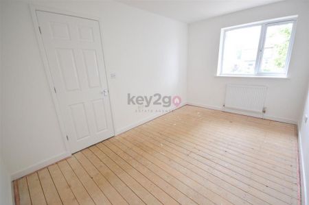 3 bedroom semi-detached house to rent - Photo 4