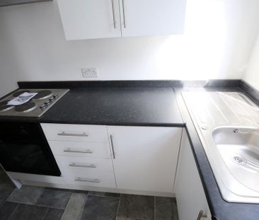 2 bedroom terraced house to rent - Photo 5