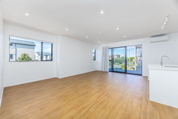 104/24 Peihana Road Hobsonville - Photo 1