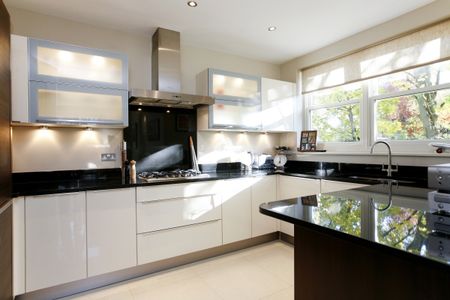 3 bedroom detached house to rent - Photo 3