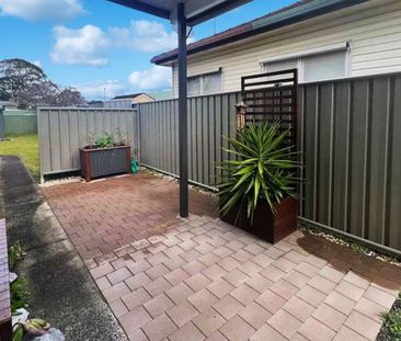 Good location, neat & tidy duplex - Photo 3