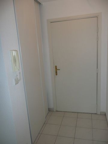 Location Appartement 2 pièces 38m² CAHORS 46000 - Photo 5