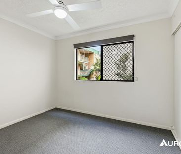 Ground Floor Elegance in the Heart of Clayfield - Photo 4