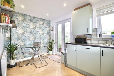 3 bedroom terraced house to rent - Photo 3