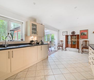 4 bedroom detached house to rent - Photo 4