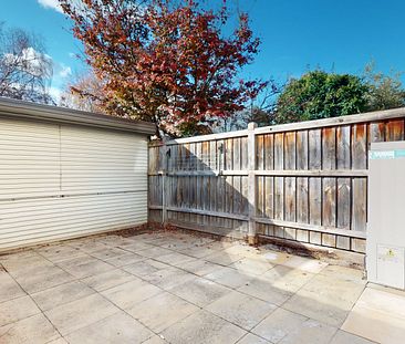 DREAM TOWNHOUSE IN FITZROY NORTH - Photo 3