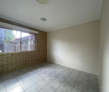 Charming 2 Bedroom Brick Home - Photo 2