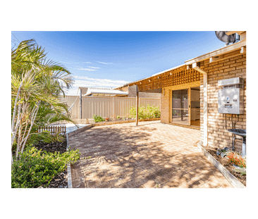 A Private Retreat in the Heart of Tuart Hill - Photo 6
