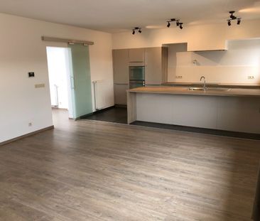 Goed gelegen, energiezuinig 3 slaapkamer-appartement met terras - Foto 4