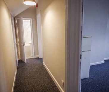 35 Long St, Dursley - Photo 6