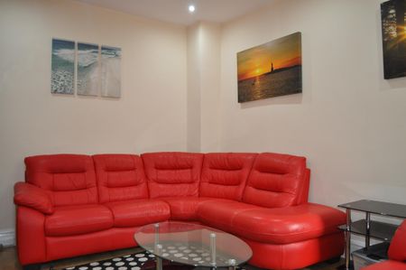 168 TIVERTON ROAD - Photo 2