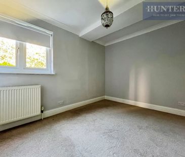 3 bedroom Flat To Let - Photo 3