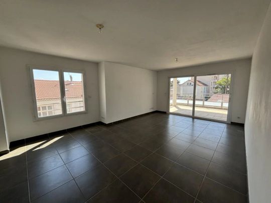 APPARTEMENT AVEC TERRASSE - Photo 1