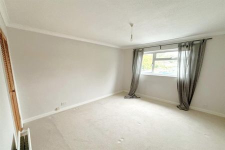 4 bedroom detached house to rent - Photo 5