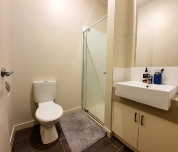 2/8 Chaleyer Street, Reservoir - Photo 3