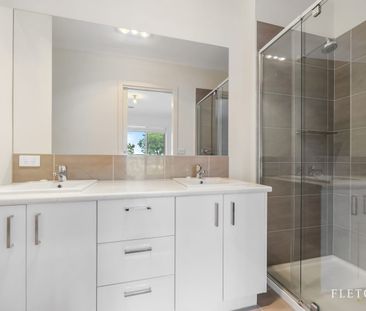 MODERN COMFORT IN LUCAS ESTATE - Photo 3