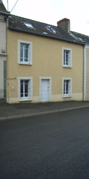 VILLIERS CHARLEMAGNE, maison de bourg T4 - Photo 1