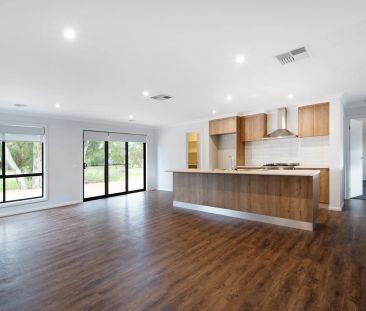 Peaceful living in Huntly, in large family home - Photo 6